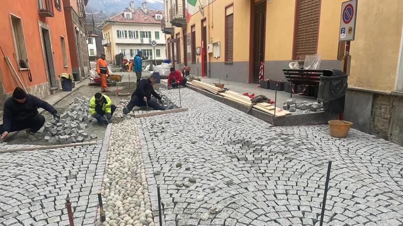 RIQUALIFICAZIONE PAVIMENTAZIONE CUBETTI DI GRANITO - Comune di Biella